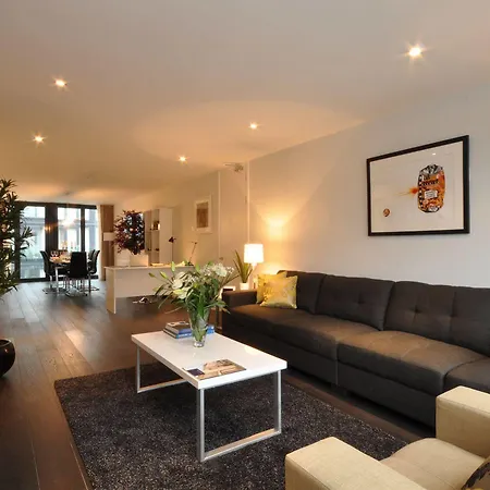 Apartment Your Base - Grand Canal Square