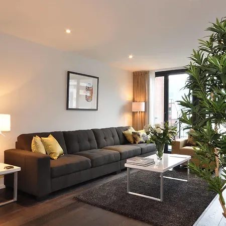 Your Base - Grand Canal Square Apartment Dublin