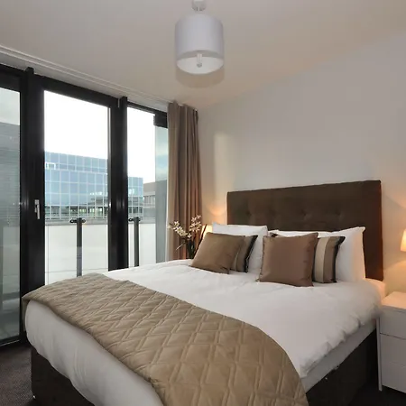 Your Base - Grand Canal Square Apartment