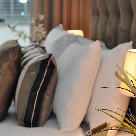 Apartment Your Base - Grand Canal Square Dublin