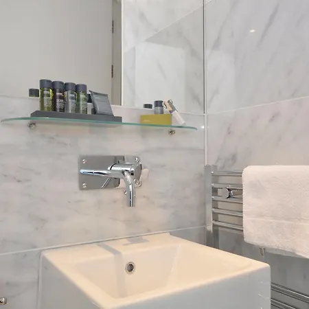 Your Base - Grand Canal Square Apartment